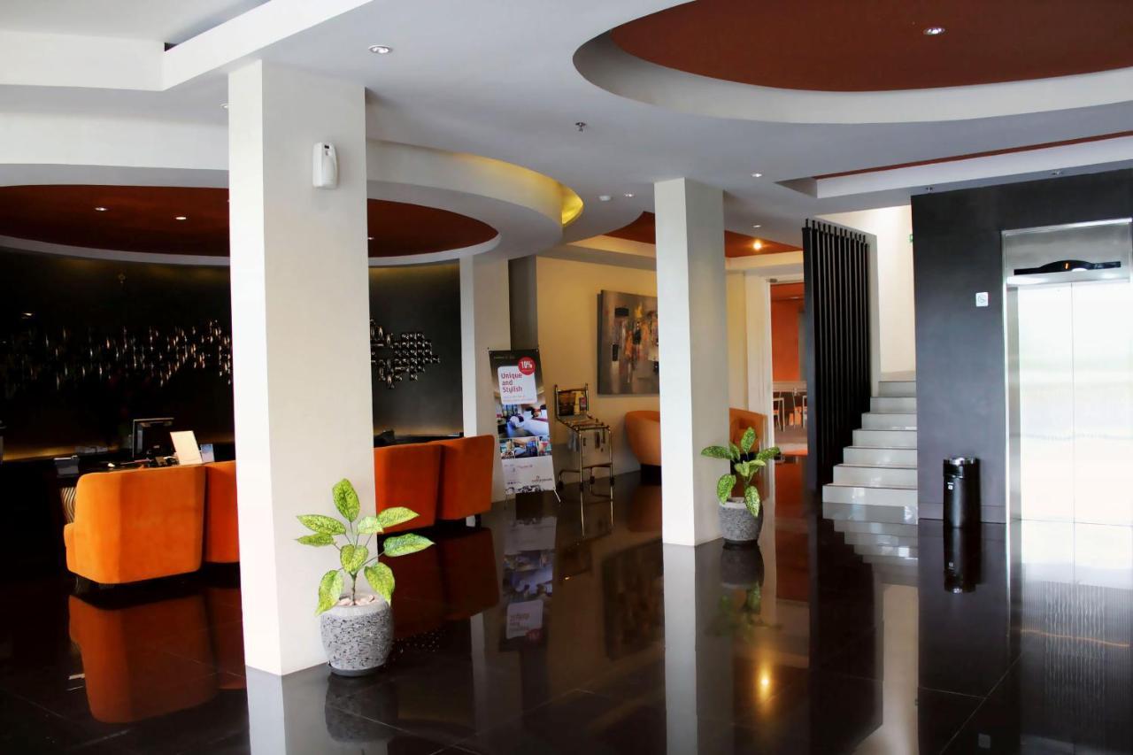 100 Sunset Kuta Hotel&Ballroom Eksteriør billede